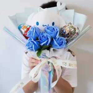 인형꽃다발 졸업선물 시나모롤 블루 킨더조이 캡슐토이 오로라포장