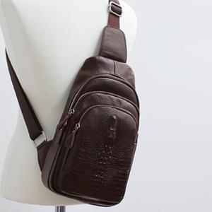 데일리 슬링백가방 가죽메신저백 악어 패턴 남자미니크로스백 소가죽 재재데이