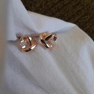 하트큐빅 골드귀걸이 심플한 디자인 고급 925은침