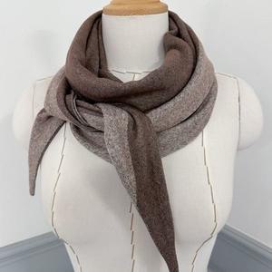 [애슬릿] 라인 배색 여성 겨울 기모 삼각 목도리