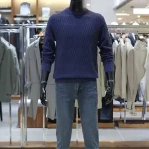 [바쏘](의정부점)24FW 멜란지 패턴 솔리드 라운드 남성 긴팔니트 티셔츠 딥블루