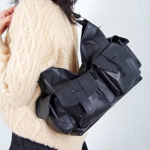 여성 여대생 데일리 여행 직장인 검은색 포켓 크로스 숄더백