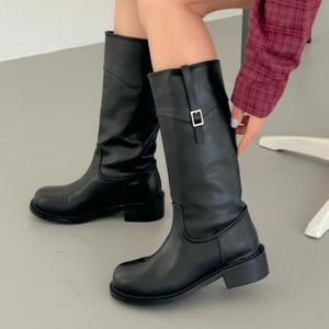 [다잇템]여자 검정 캐쥬얼 미들 세로버클 롱부츠