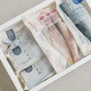 [제주반했어] 명품 옥돔 2마리 세트 1.36kg(갈치 500g1미, 옥돔 180g2미, 고등어 150g4팩/선물가방 포장)