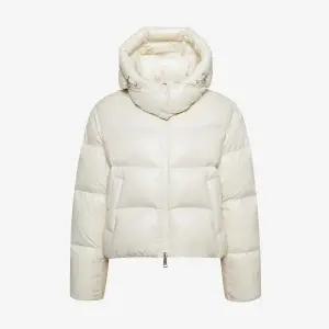 [휠라](광주신세계)[FILA] (NEW COLOR)(밀라노다운) 후드 구스다운 숏패딩자켓 (FS2DJF4161F_CRM)