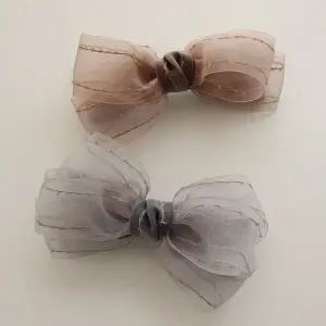 [제이로렌] 쉬폰 라인 스티치 리본 자동핀 H01461