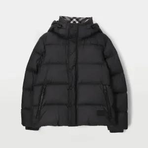 버버리 HALSBY 할스비 후드 남성 푸퍼 자켓 80910921