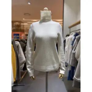 [러브앤쇼](천안아산점)울하이넥터틀니트 GCFKGKT02