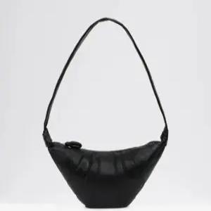 Lemaire 미디움 크루아상 백 소프트 나파 레더 블랙 BG0001 LL095 999BG0001-LL095-999