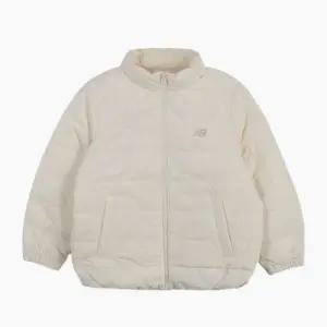 [뉴발란스]M 뉴발란스키즈패딩 HQK NK9QFB412U-64 ESSENTIAL 경량 하이넥 패딩점퍼(웜라이트)