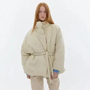 오아이오아이컬렉션 비건 레더 랩 패딩 자켓 CREAM