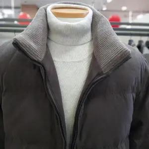 [트레몰로] HC10 2024스웨이드 점퍼 세정 트레몰로 스웨이드 오리털 점퍼 TRHKD4WA (S43229053)