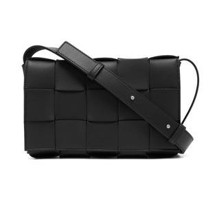 [보테가베네타] 카세트 인트레치오 위빙 크로스바디 백 블랙 578004 VMAY1 1229