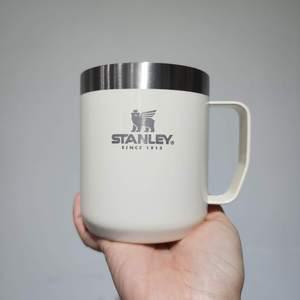 스탠리 캠프머그 354ml 각인 크림글로스 스텐 손잡이 텀블러