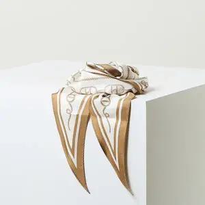 [헤지스](광주신세계)[SILK100%] 베이지 H클립 마름모 실크 스카프 HISC5E502I2