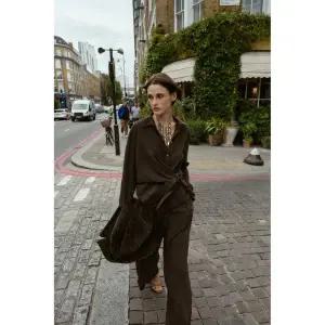 (MD PICK) ZARA 크레이프 매듭 셔츠 - 브라운 8931572700 100161