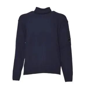 25FW 씨피 컴퍼니 램스울 GRS 터틀넥 19CMKN166A110149A888 TOTAL ECLIPSE DOM