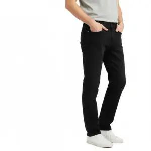 {매장정품} 게스 진 남성 흑청 블랙진 스트레이트핏 청바지 MP3D9132 1051333