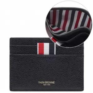 25FW 남여공용 페블 그레인 구스 자수 카드지갑  UAW071A 00198 001 25F)