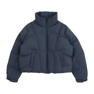 [롯데백화점]블루테일 차콜 그레이 크롭 화섬 오리털 패딩AYH8JP02CG