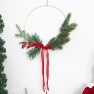 크리스마스 리스 벽장식 솔열매 메탈링 50x65cm 벽걸이 소품 현관 문 카페 입구 데코 꾸미기 겨울 인테리어