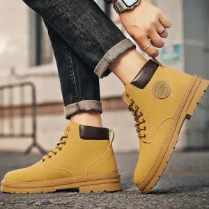 베이지 색상 남자워커 캐주얼한 워커화 코디 멋스러운 겨울신발 세련된신발 부츠 훈남코디 남자
