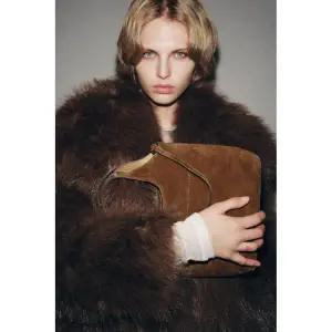 (MD PICK) ZARA 레더 미니 토트백 - 브라운 6633610700 137460