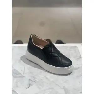 [갤러리아] 여성 키높이 슬립온 DLS322 GG10 블랙