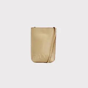 (가니) 엠보스드 로고 크로스바디백(A5435) 베이지