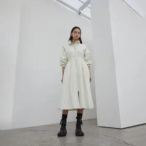 [에고이스트](대전신세계)셔링 포인트 하이넥 롱 플레어 점퍼 (EQ1WC261)