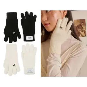 [갤러리아] JAGV4F810/JAGV4F811 [핑거홀] 리본 장식 포인트 핑거홀 터치 장갑