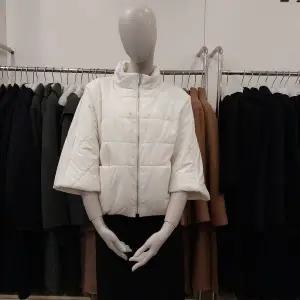 [하프클럽/프로그램]프로그램NC해운대점 파격할인  7부소매  케쥬얼  숏패딩 P244J018