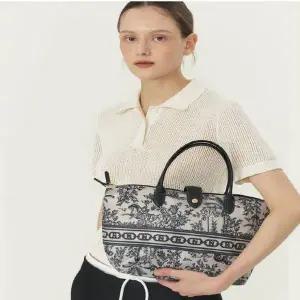 [NS홈쇼핑][헤지스ACC] HIBA5F651N3 시그니처 H 뜨왈 네이비 토트겸 숄더백 M[35222637]