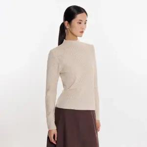 [플리츠미](대구신세계)펀칭 자가드 니트 티셔츠_EKTSF025007