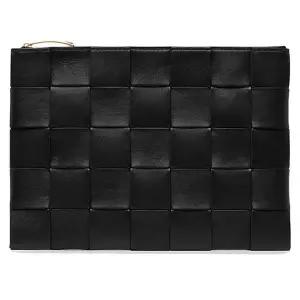 [보테가베네타] 24FW 인트레치아토 위빙 클러치백 블랙 652931 VCQC1 8425