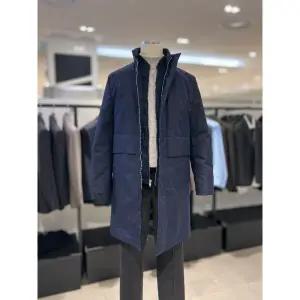 [롯데백화점]레노마 F/W 단독 가볍고 따뜻한 구스다운 레이어드 탈부착가능 코트  ROLMBH71A EK3653