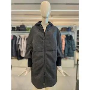 [갤러리아] 크로커다일레이디 탈부착 후드 루즈핏 코트 CLEWCT109