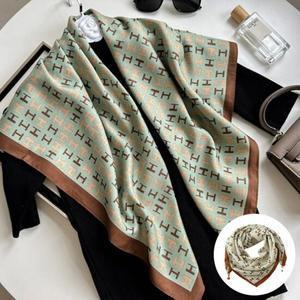 엔비 H패턴 스카프 여성 롱 쁘띠 사각