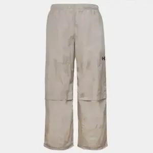 언더아머 APAC 스포츠스타일 우븐 팬츠 6005997-299