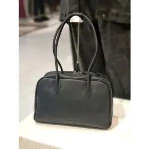 [갤러리아] ab.f.z 여성 스퀘어 소가죽 숄더백 ACZ4QAB2J