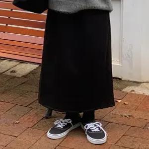 블랙 밍크기모 밴딩 롱스커트 (one color)