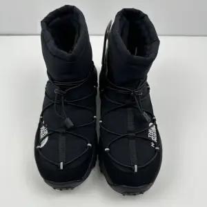 남여 보레알리스 부띠 방한화 NS87R65A