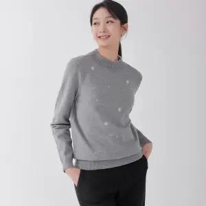 [지센] (3컬러) 눈꽃 자수 반넥 니트 풀오버 LCKTOA24