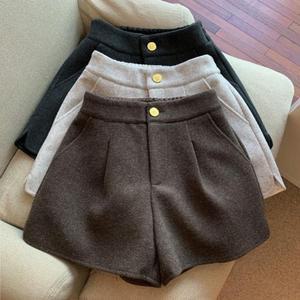 [BZJLQQUP_51IB]여자 3컬러 금장버튼 뒷밴딩 겨울 반바지