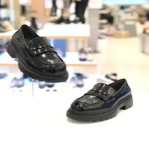 여성 가죽 쿠션 청키솔 통굽 페니 로퍼 WRX23220TD5S_HDD