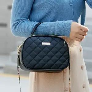1+1 여성 미니 스트랩 퀄팅 숄더백 크로스백 가방