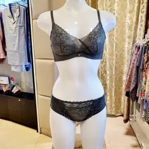 [대구백화점] [비너스]2택1 애쉬메모리몰드브라 헴팬티세트(VBR9000CD VPT9000H SK KA)