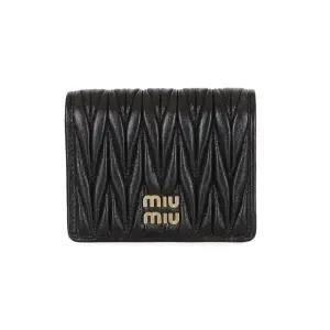 25FW 5MV204 AF6Q F0201 스몰 빈티지 이팩트 레더 지갑