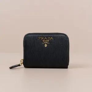 MUST IT_ 비텔로 무브 메탈로고 지퍼 카드지갑 블랙 1MM268 2B6P F0002 [여주아울렛]