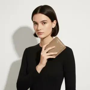 메종 마르지엘라 여성 체인 지갑  SA3UI0009 P4455 T2172)